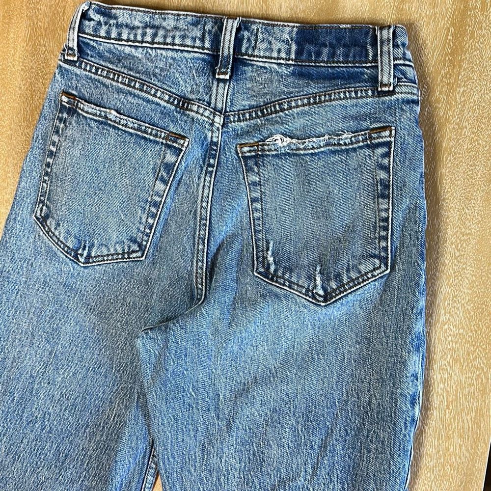 Abercrombie & Fitch Ultra High Rise 90s Straight Jean - Picture 6 of 7